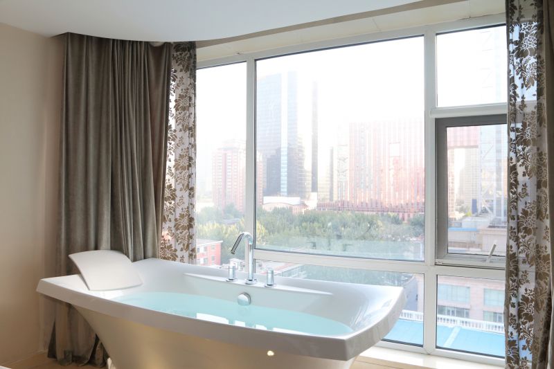 Customer discussing project with installer